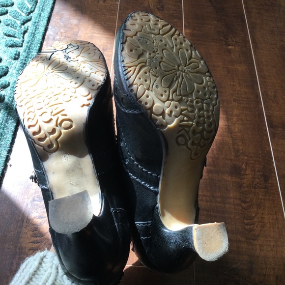 • MOVING LAST CHANCE 7/31/2024 • GoldButton Brako leather ankle booties 37 - Picture 5 of 6